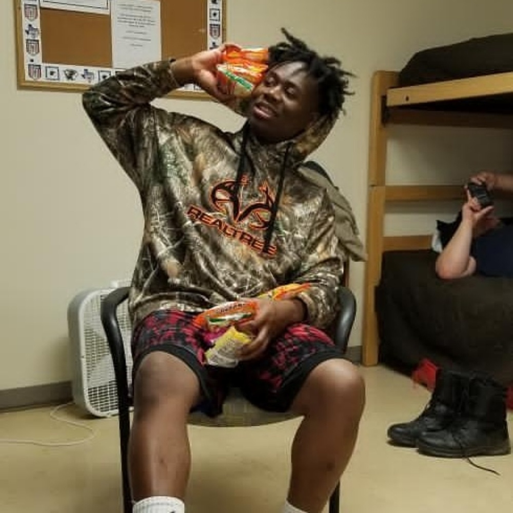 Meet your Posher, Locus